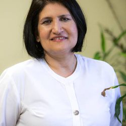 Nahid Hadameh Nahid Hadameh